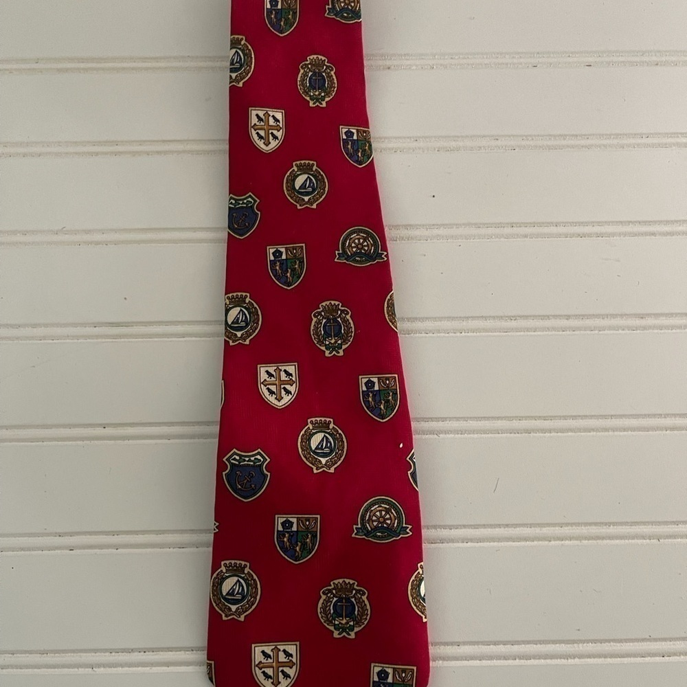 Tommy Hilfiger Men’s 100% Italian Silk C57 Red Blue Gold Coat of Arms Tie